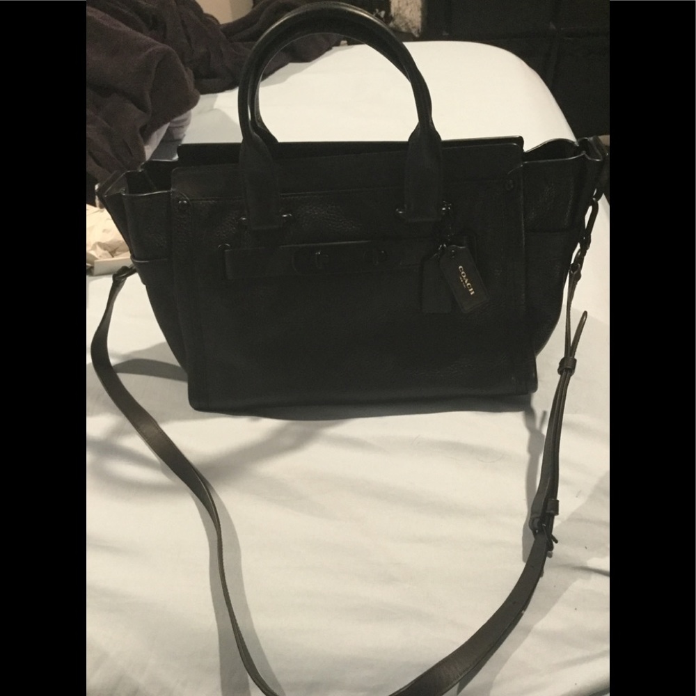 Coach Swagger Black pebbled leather bag